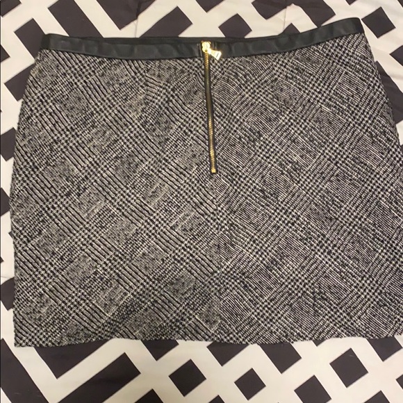 Express Skirt - Picture 2 of 2